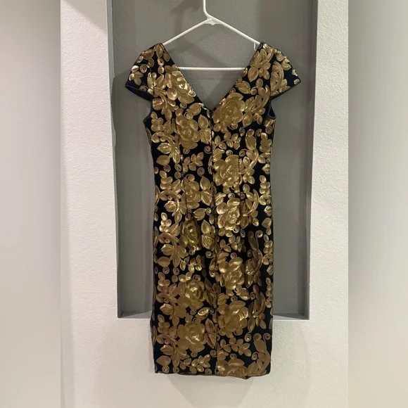 Adrianna Papell Black Velvet Gold Sequins Cocktail Dress - Picture 2 of 6